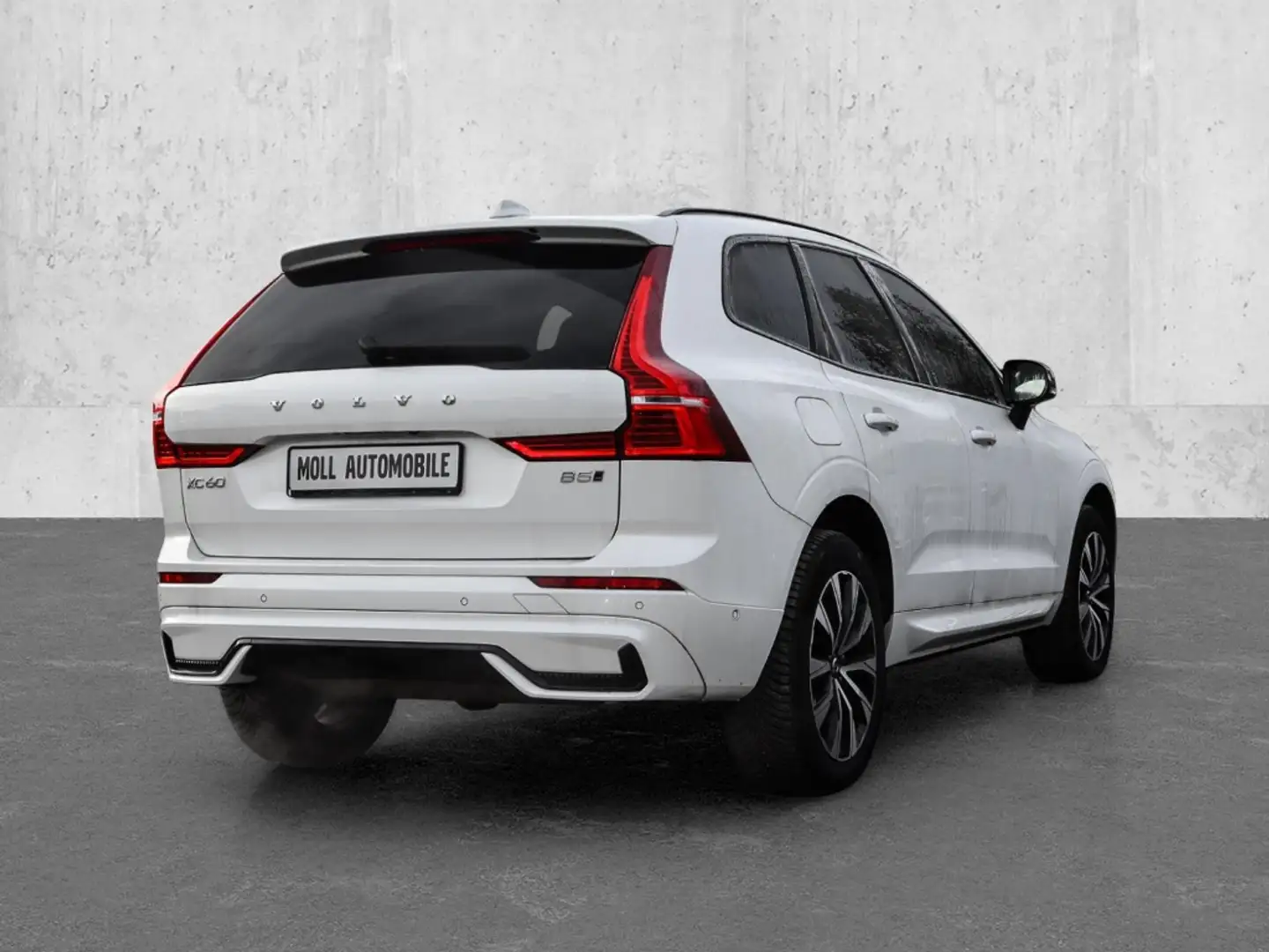 Volvo XC60 Plus Dark AWD B5 Benzin EU6d Allrad Leder digitale Weiß - 2