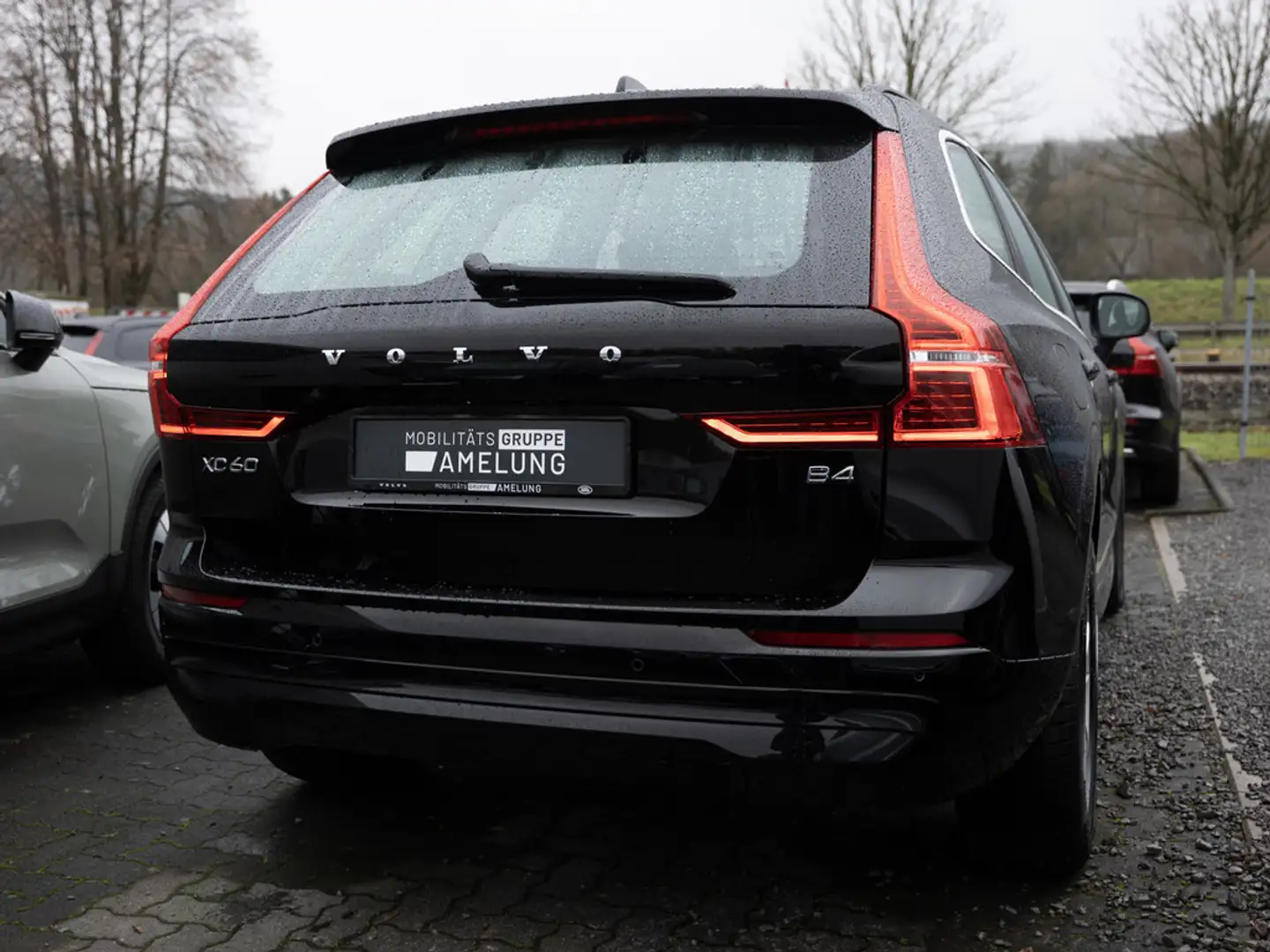 Volvo XC60 B4 Core KLIMA PDC SHZ LED KAMERA FACEL. Schwarz - 2