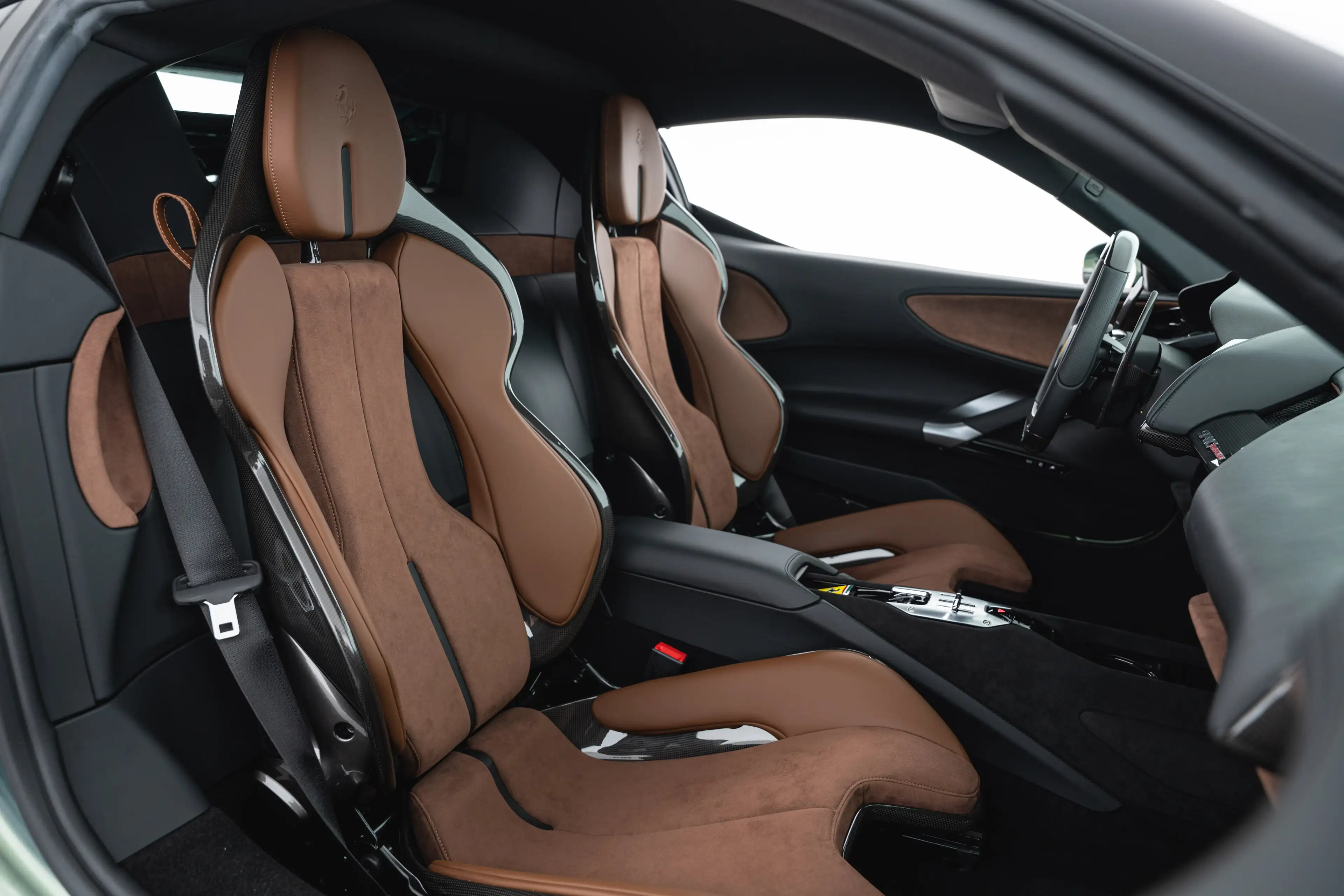 Ferrari SF90 Stradale SF90 Stradale PHEV 7,9kWh F1-DCT — photo 13