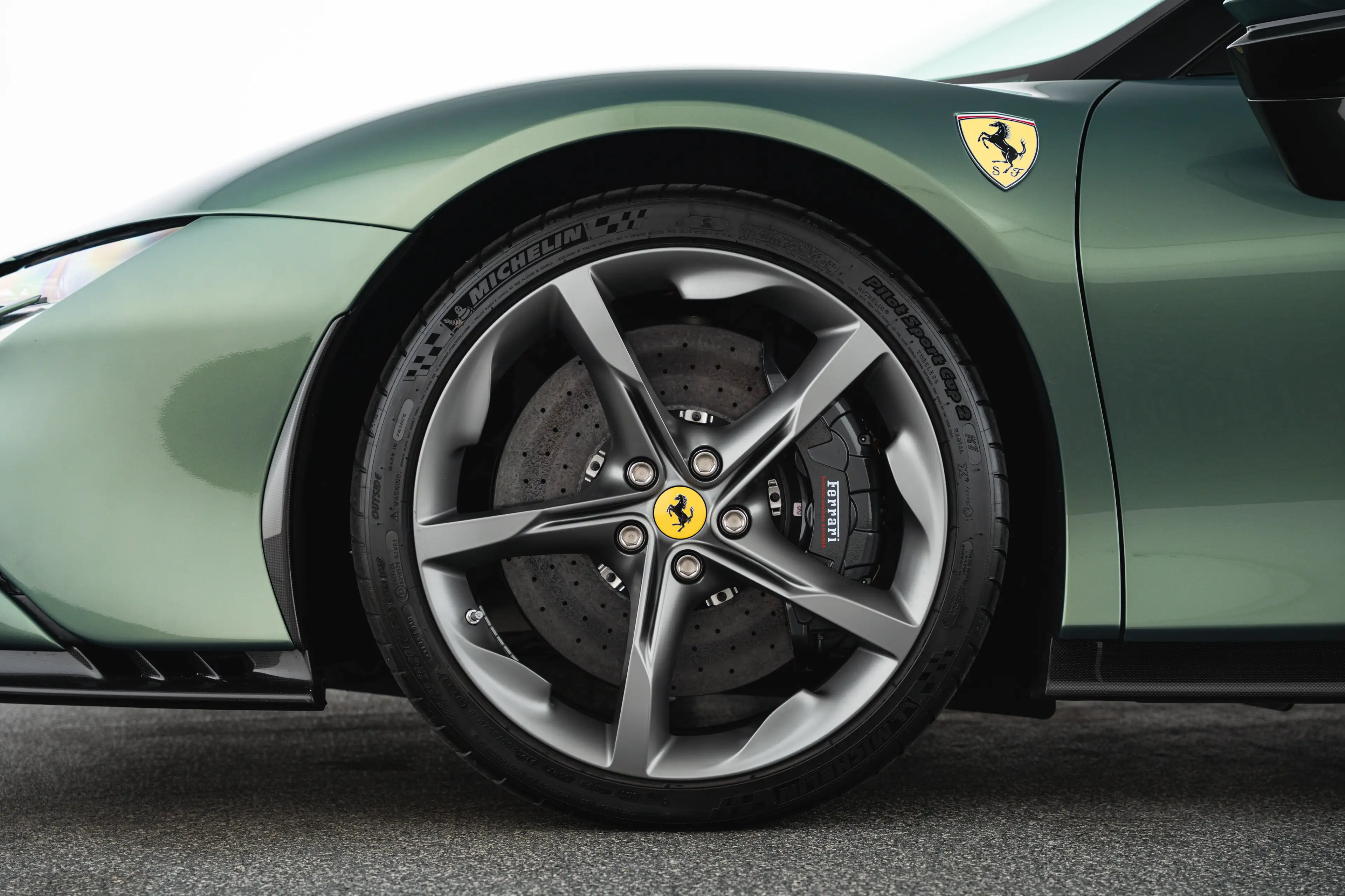 Ferrari SF90 Stradale SF90 Stradale PHEV 7,9kWh F1-DCT — photo 9