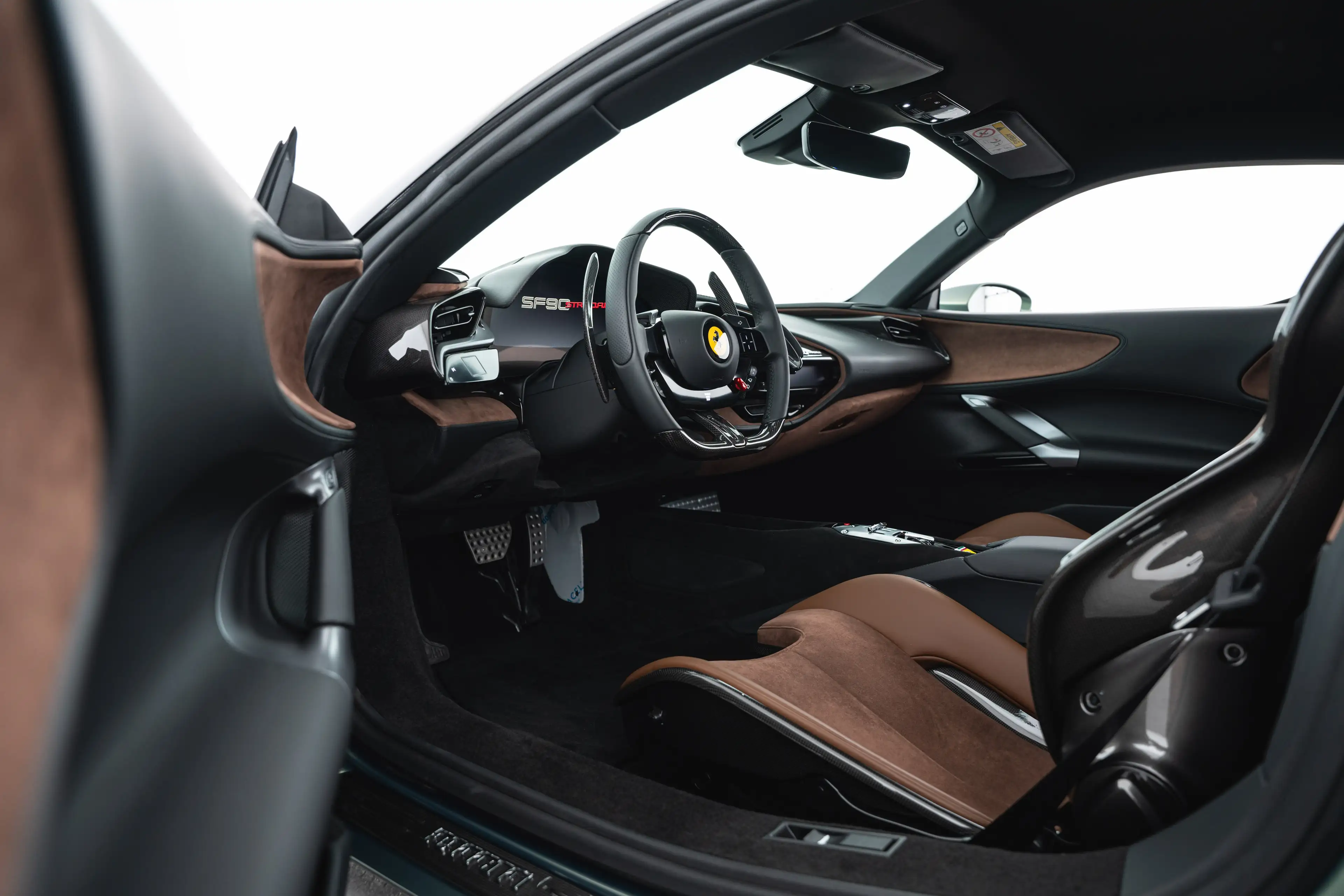 Ferrari SF90 Stradale SF90 Stradale PHEV 7,9kWh F1-DCT — photo 14