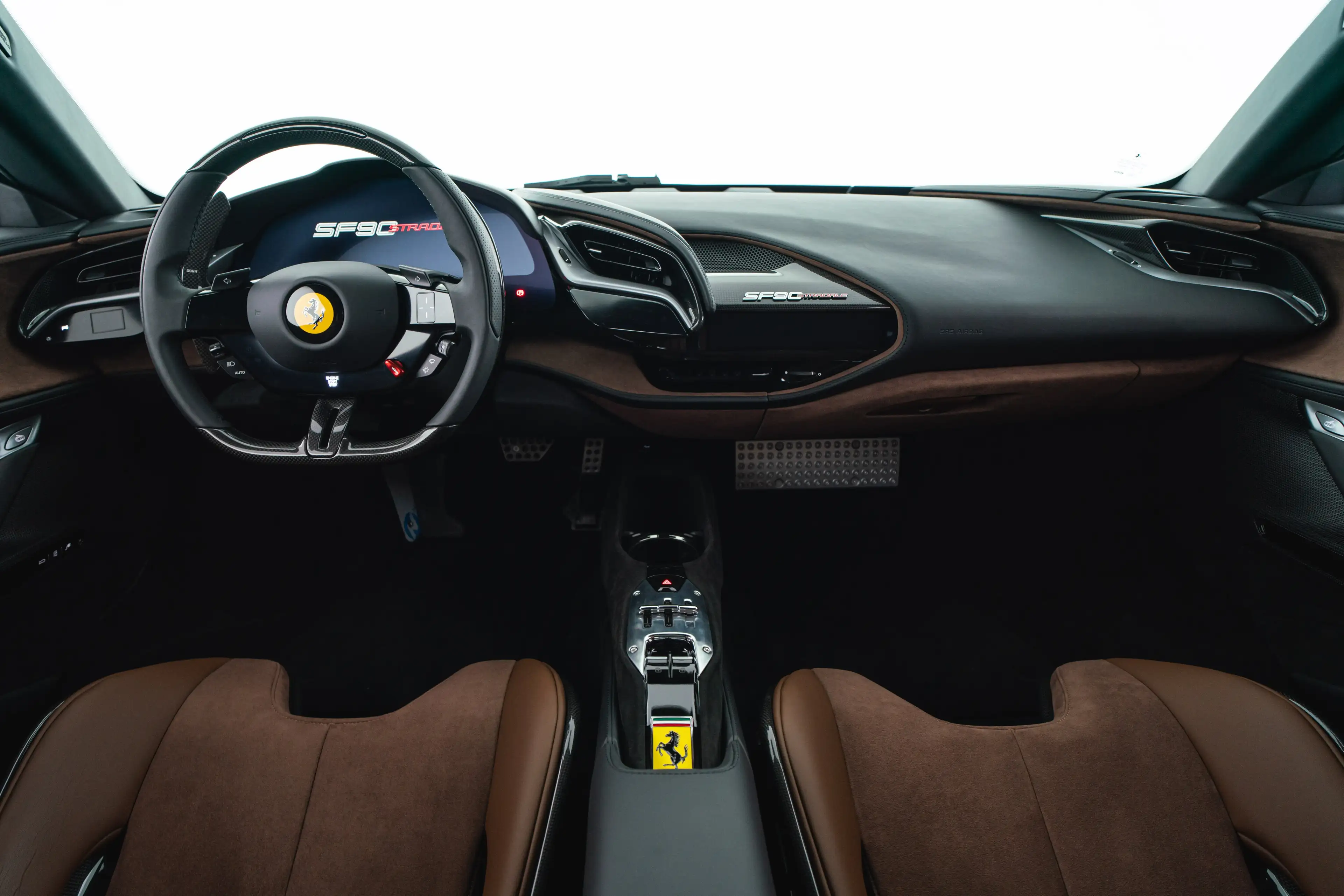Ferrari SF90 Stradale SF90 Stradale PHEV 7,9kWh F1-DCT — photo 10