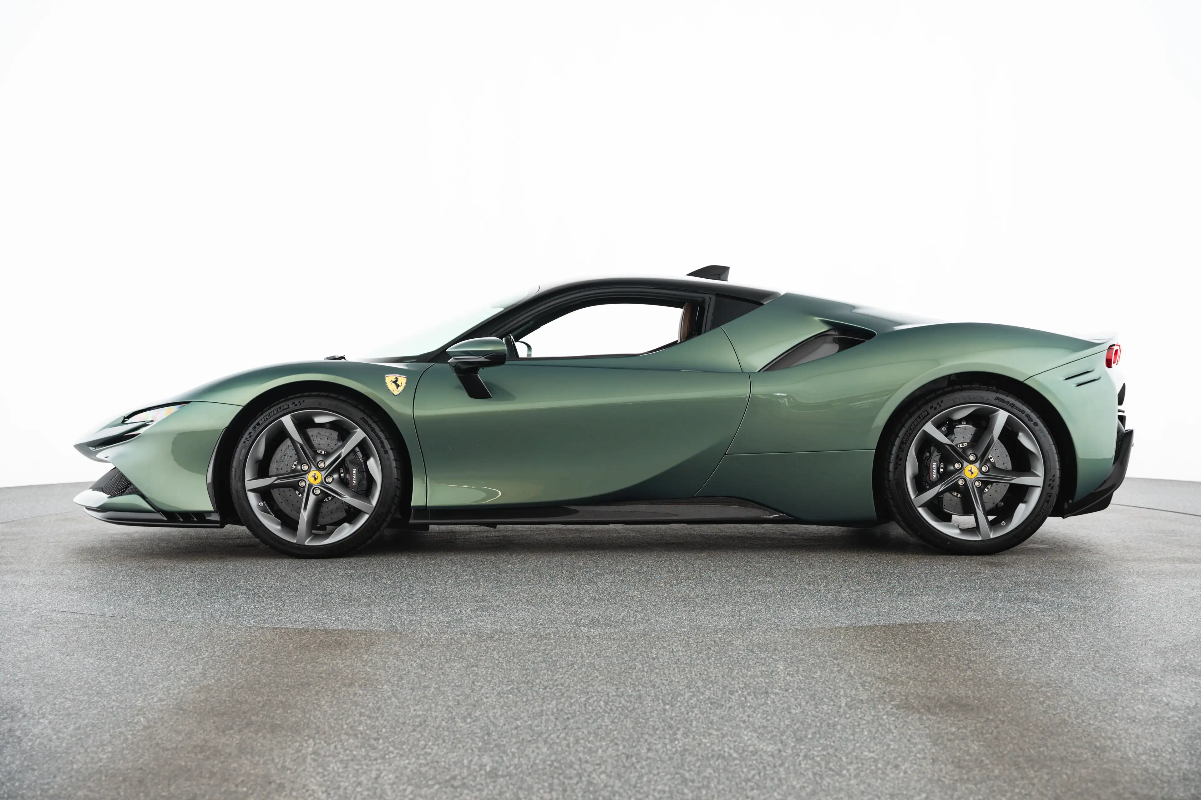 Ferrari SF90 Stradale SF90 Stradale PHEV 7,9kWh F1-DCT — photo 8