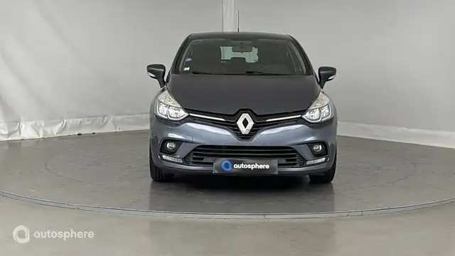 Renault Clio view 2