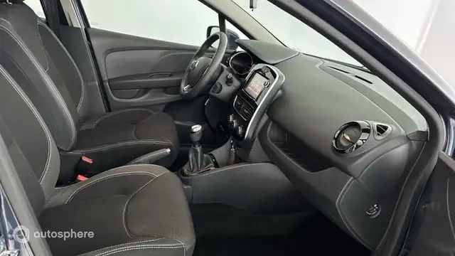 Renault Clio view 15