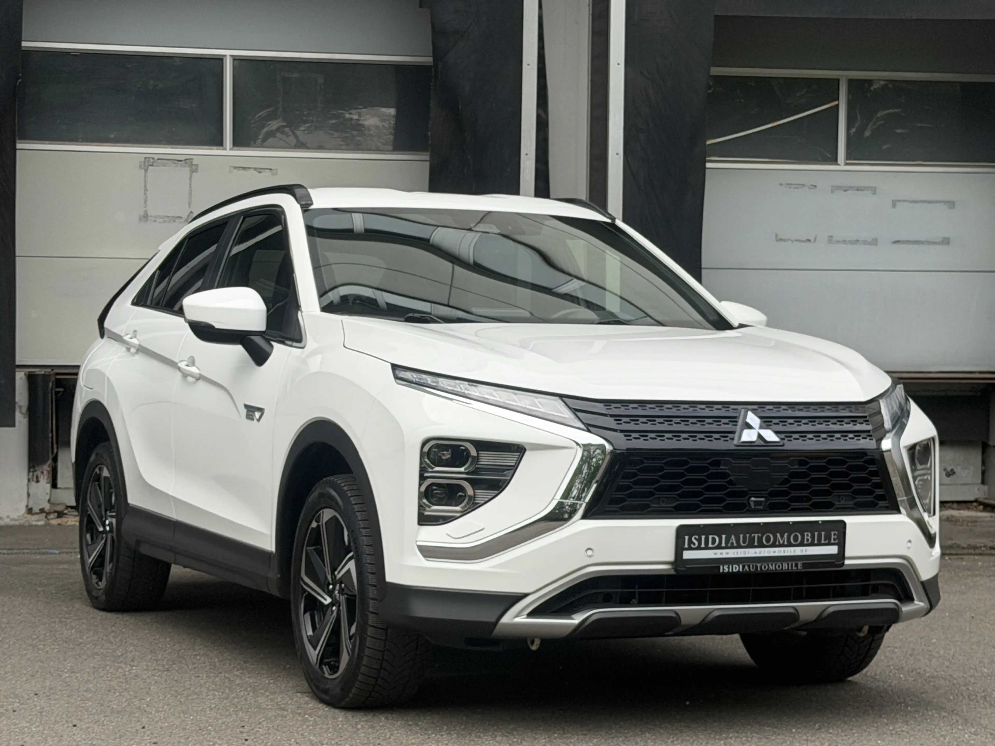 Mitsubishi Eclipse Cross Plus Hybrid 4WD LED Navi RüKamera — photo 9