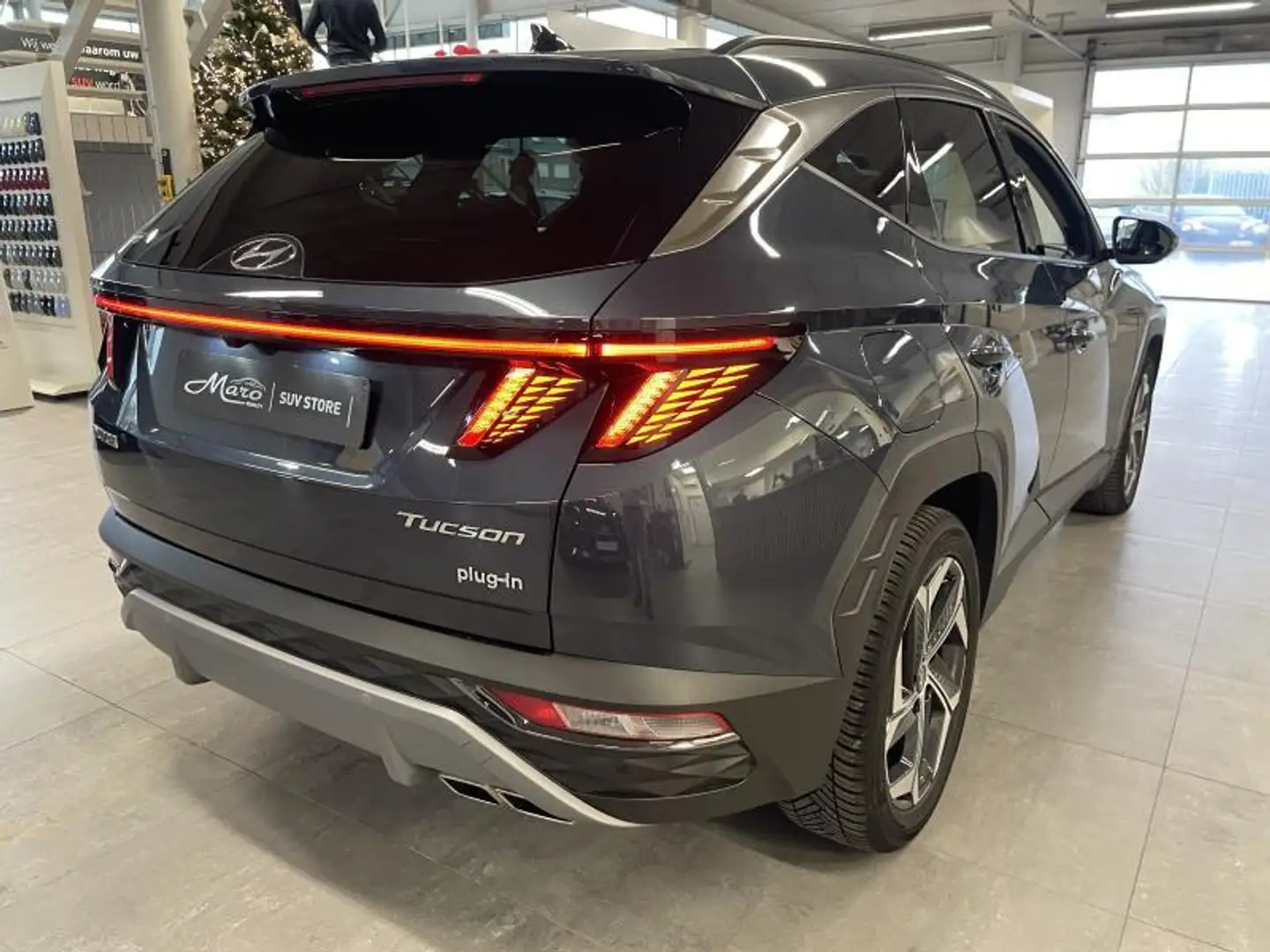 Hyundai TUCSON 1.6 T-GDi 4x4 PLUG-IN HYBRIDE Feel Comfortpack | Grey - 2