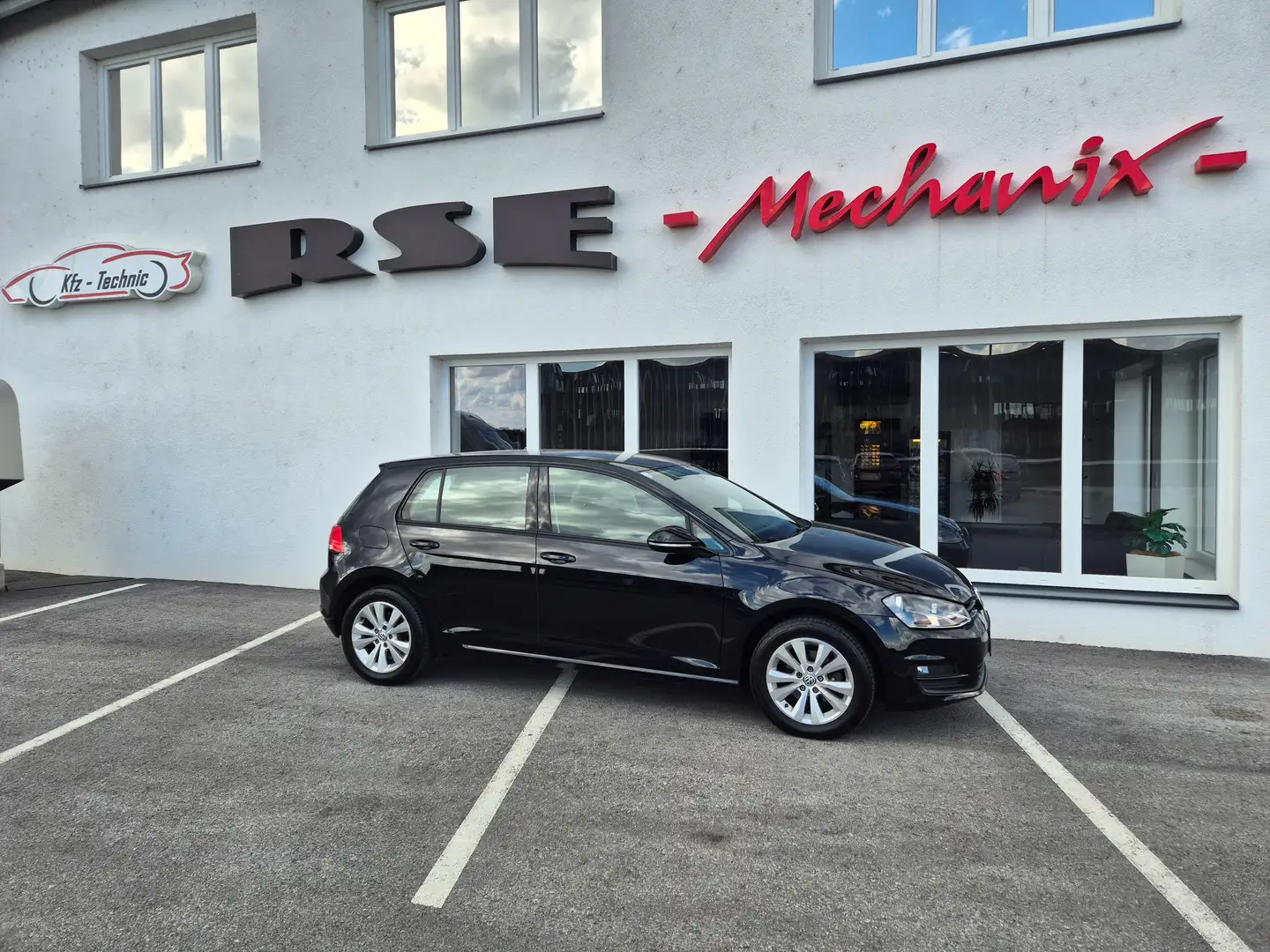Volkswagen Golf Comfortline BMT Schwarz - 1