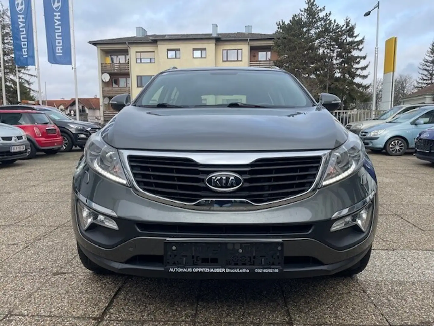 Kia Sportage Active 2,0 CRDi 4WD DPF Grau - 2