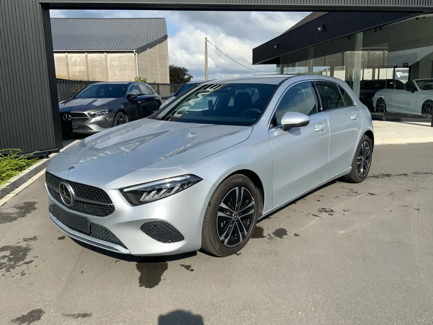 Mercedes-Benz A 180 7G-DCT Progressive Advanced Argent - 2
