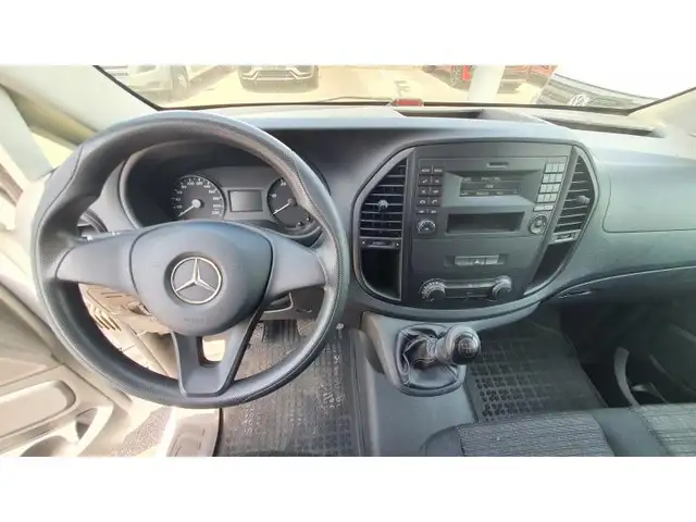 Mercedes-Benz Vito view 10