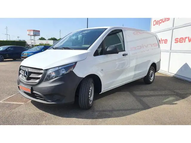 Mercedes-Benz Vito view 2