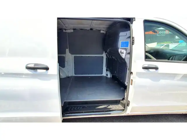 Mercedes-Benz Vito view 5