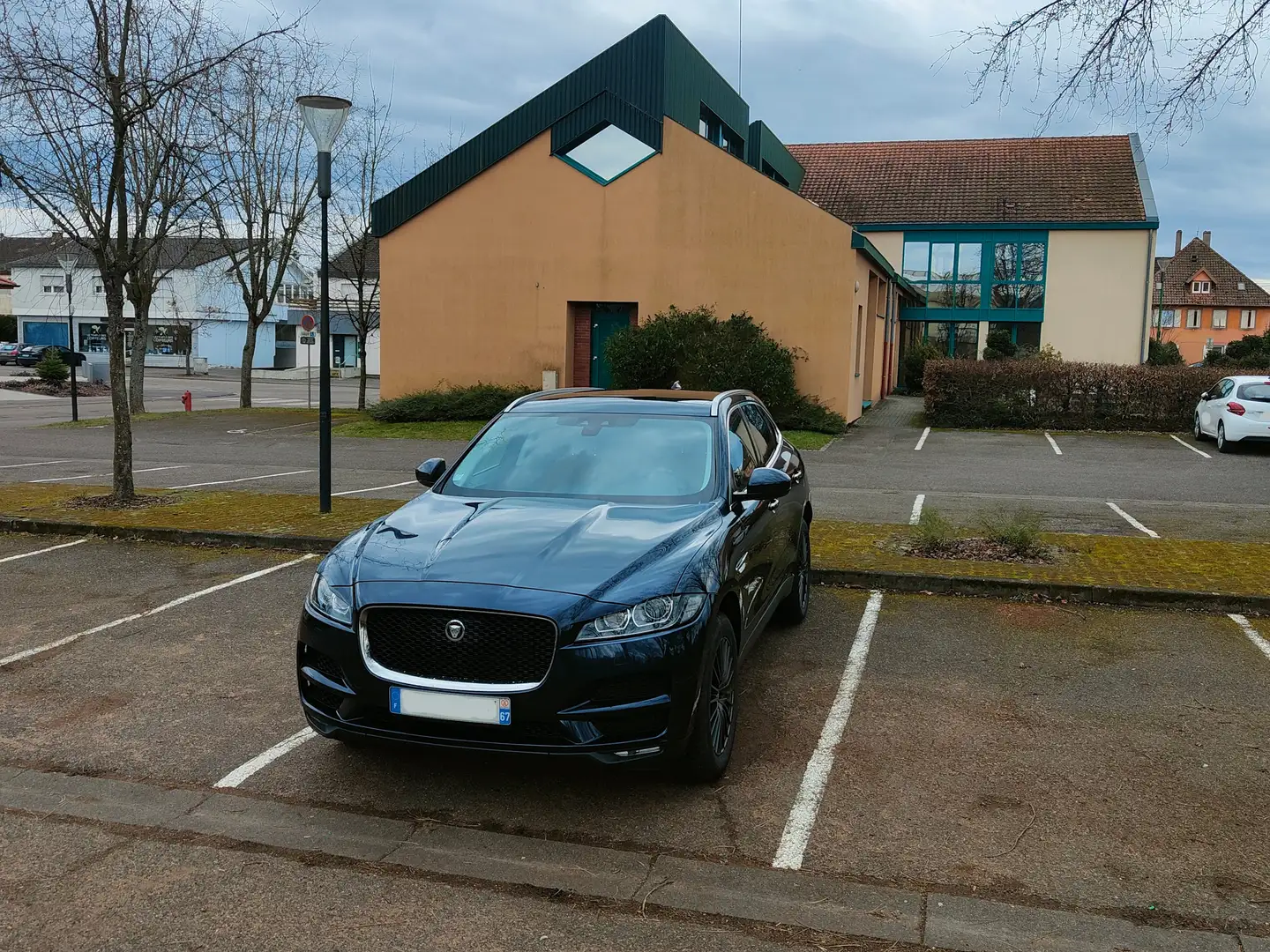 Jaguar F-Pace F-Pace V6 3.0 D - 300 ch AWD BVA8 Portfolio Bleu - 1