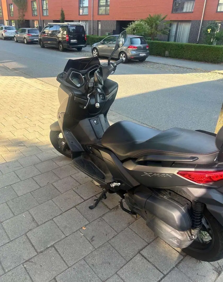 Yamaha X-Max 250 Zwart - 2