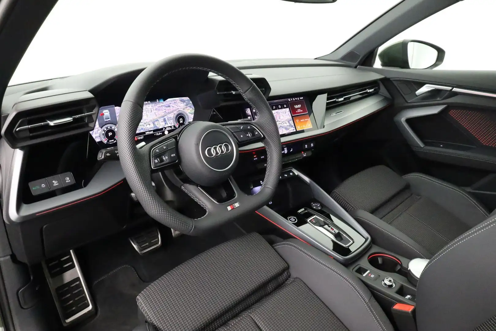 Audi A3 Limousine S Edition 30 TFSI 116 pk | Optiekpakket Groen - 2