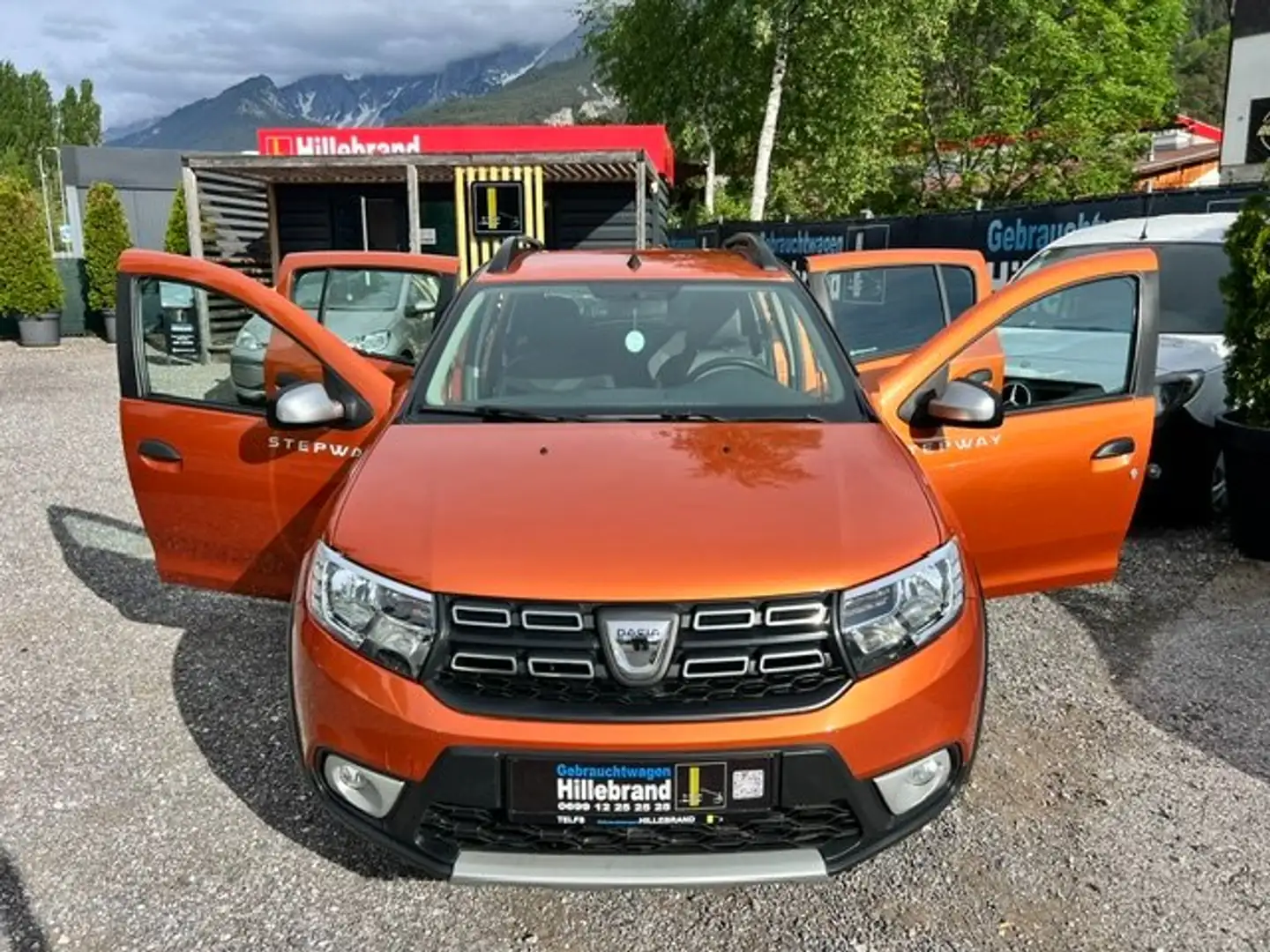 Dacia Sandero Stepway TCe 90 *Celebration* ERSTBESITZ - MJ 2018 Orange - 2