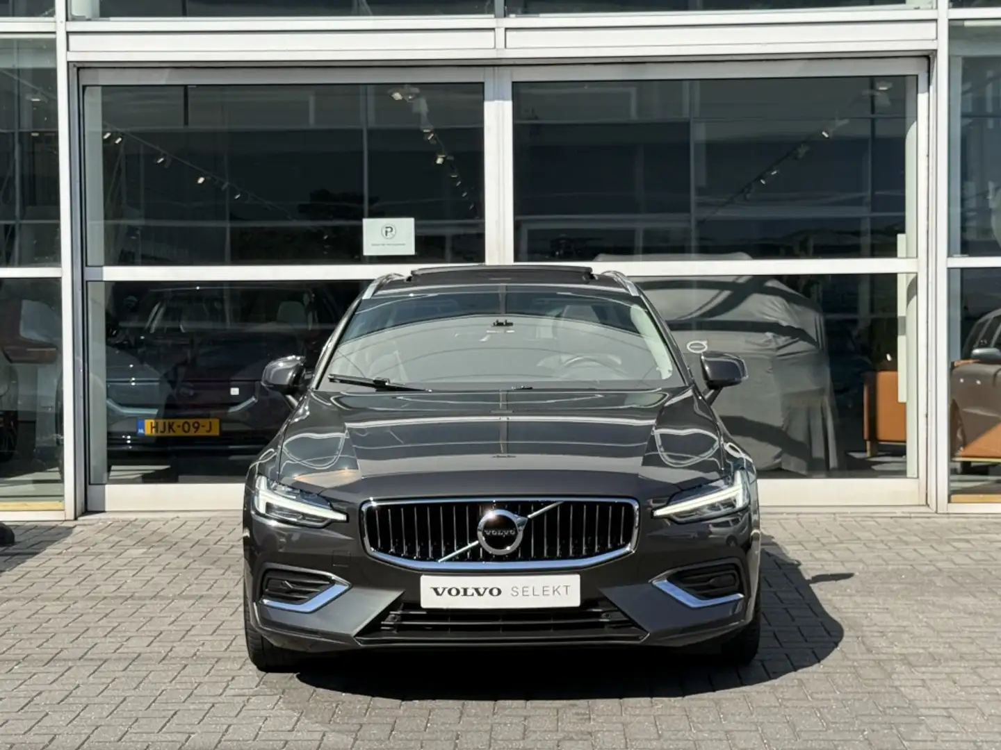 Volvo V60 B3 163PK Inscription| Panodak| Adap.Cruise| Camera Grijs - 2