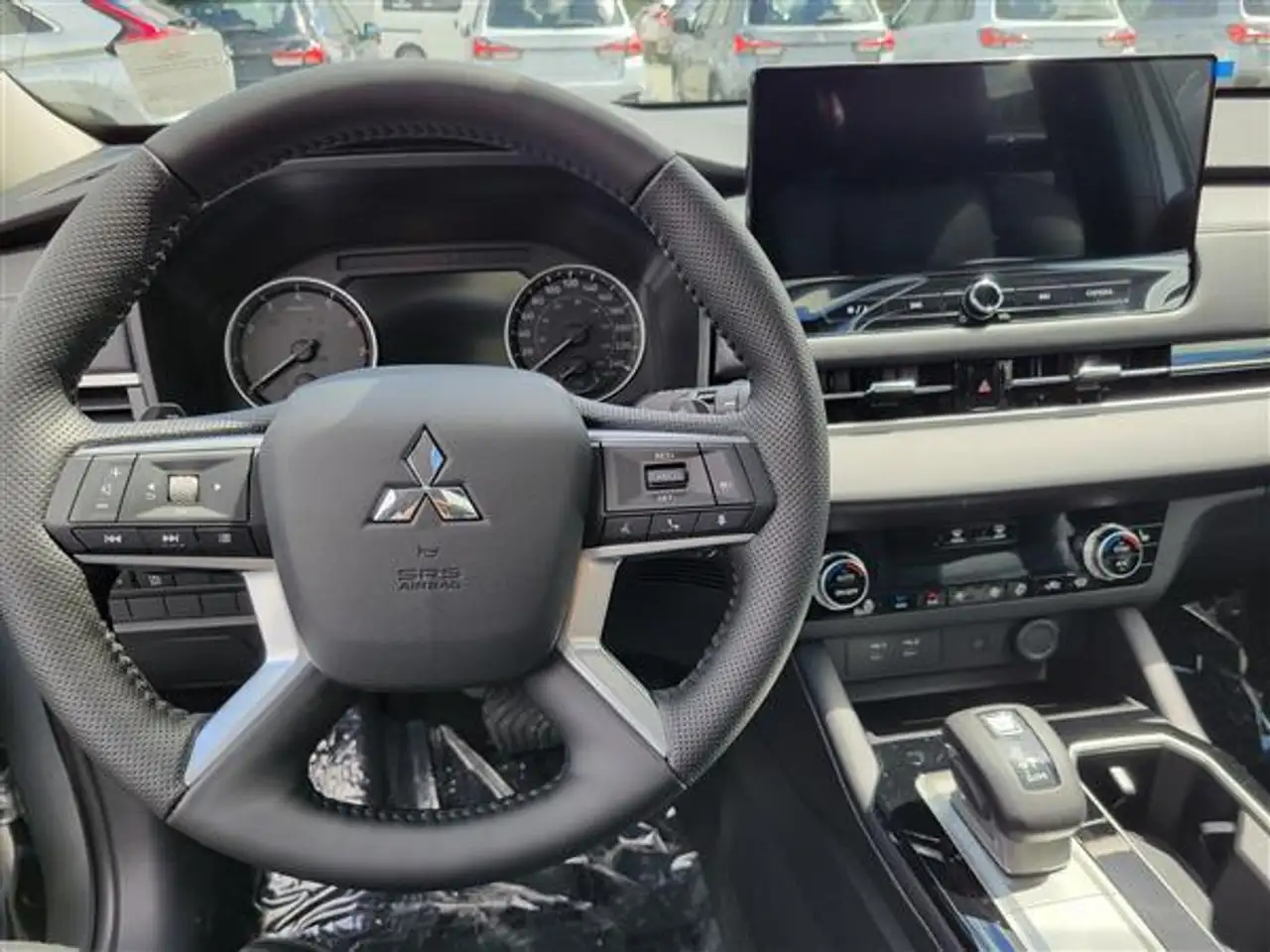 Mitsubishi Outlander снимка Mitsubishi Outlander