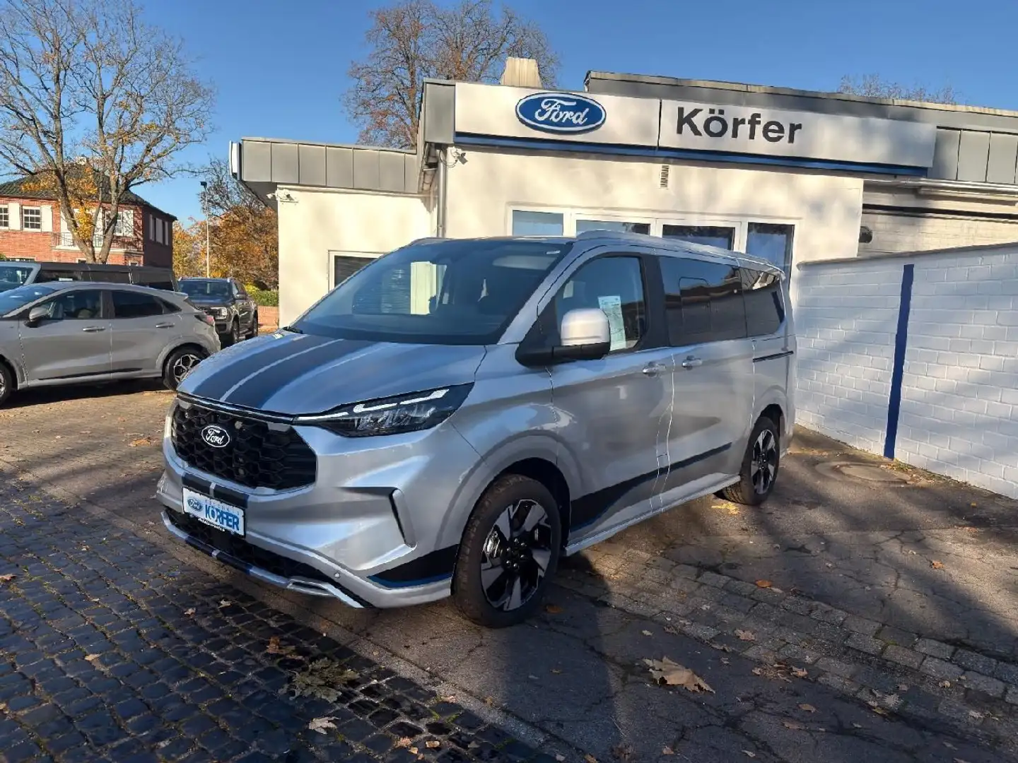 Ford Tourneo Custom Sport L1 AHK NAVI RFK Silber - 2