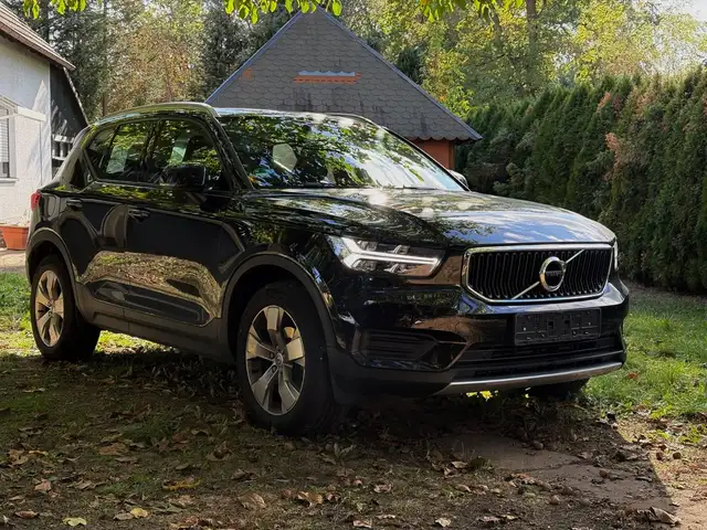 Volvo XC40 T3 Momentum Pro + AHK +SHZNG+