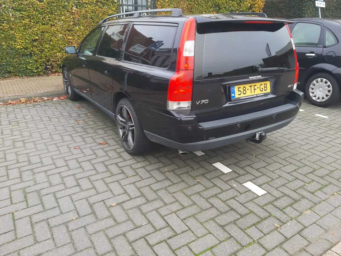 Volvo V70 2.4 Summum 170 Zwart - 2