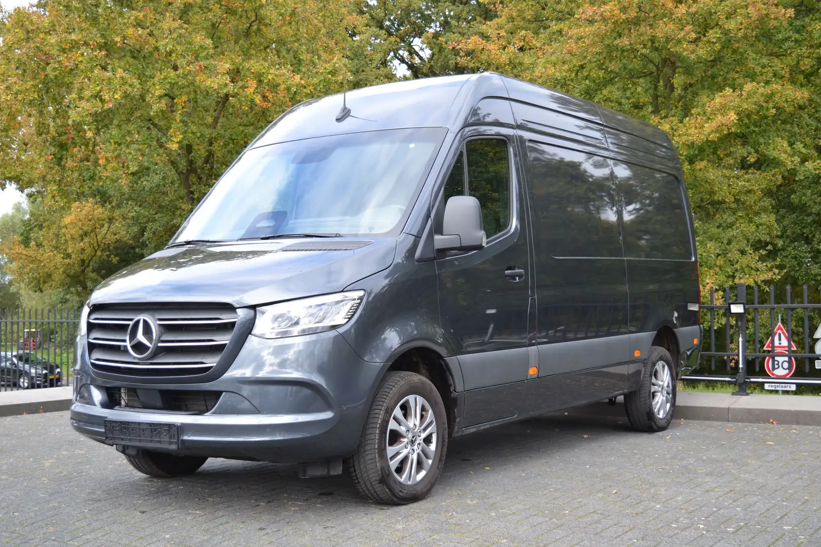 Mercedes-Benz Sprinter 317 CDI L2H2 3500kg AK | Navi | LED | Gev.stoel | Gris - 1