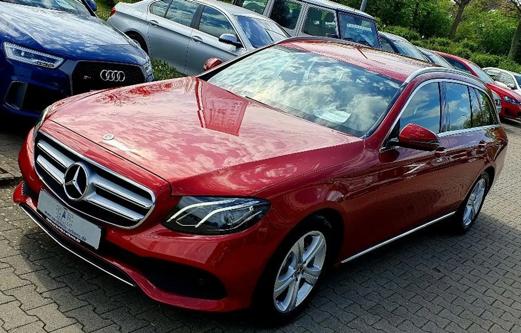 Mercedes-Benz E 200 E -Klasse T-Modell E200 Avantgarde Designo Rood - 2