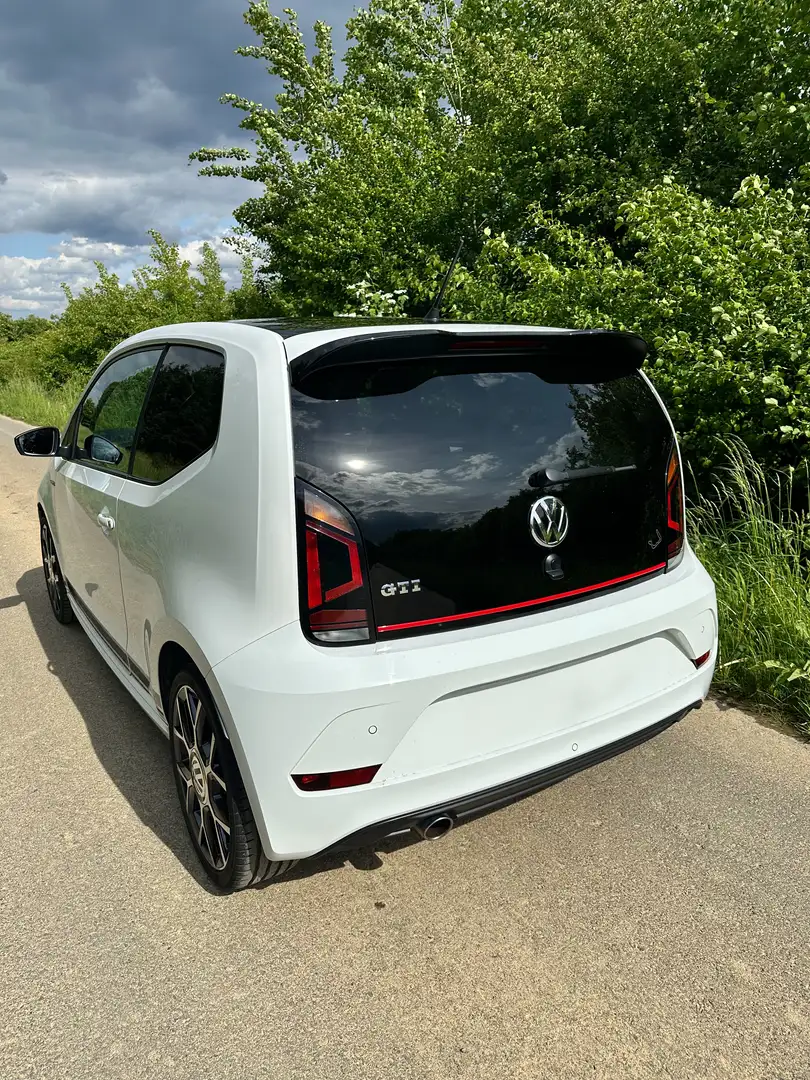 Volkswagen up! GTI - 2