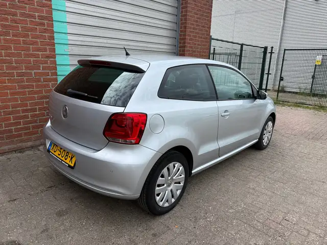 Volkswagen Polo view 3