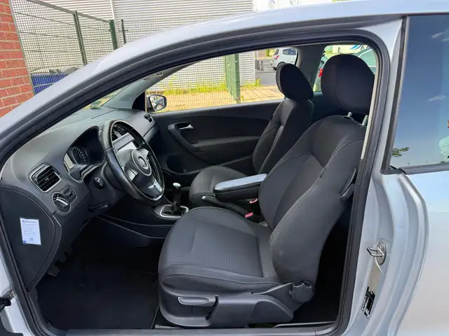 Volkswagen Polo view 5