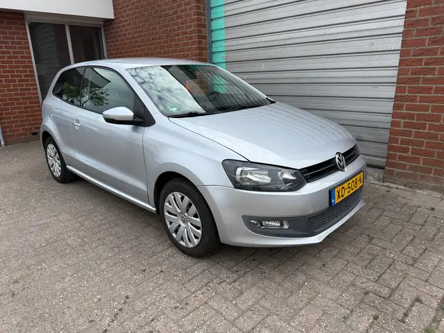 Volkswagen Polo view 2