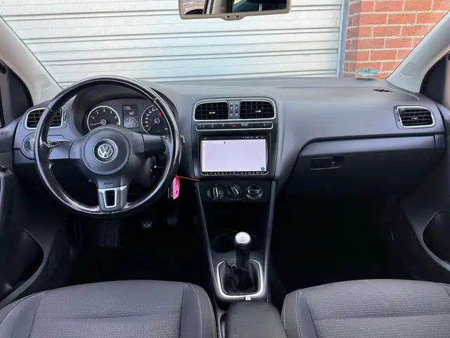 Volkswagen Polo view 6