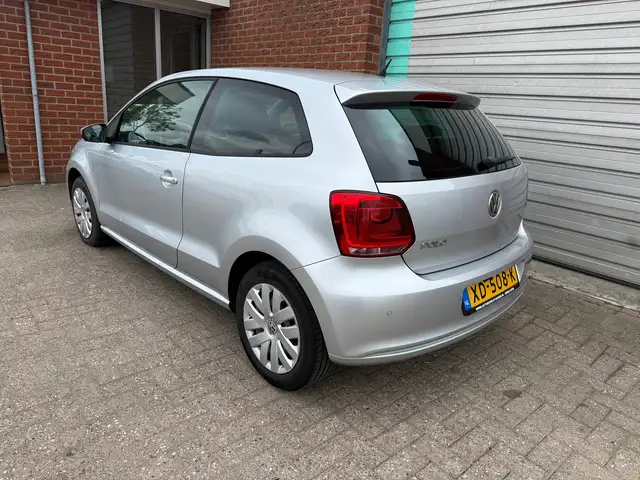 Volkswagen Polo view 4
