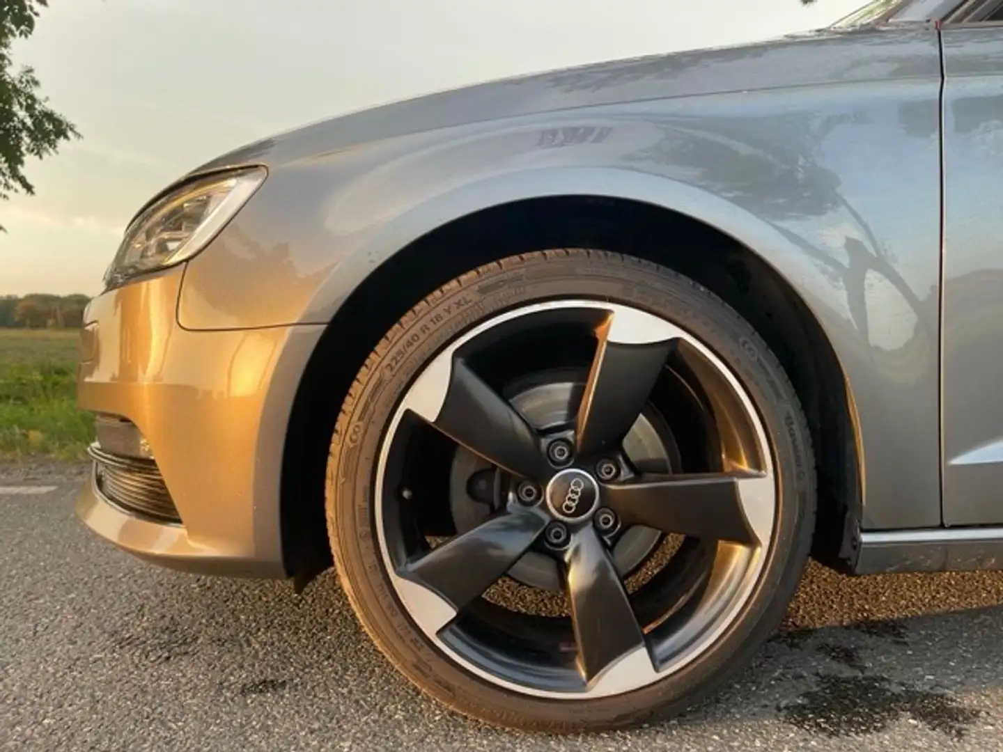 Audi A3 A3 Sportback 1.2 TFSI Sportback Ambition Stříbrná - 2