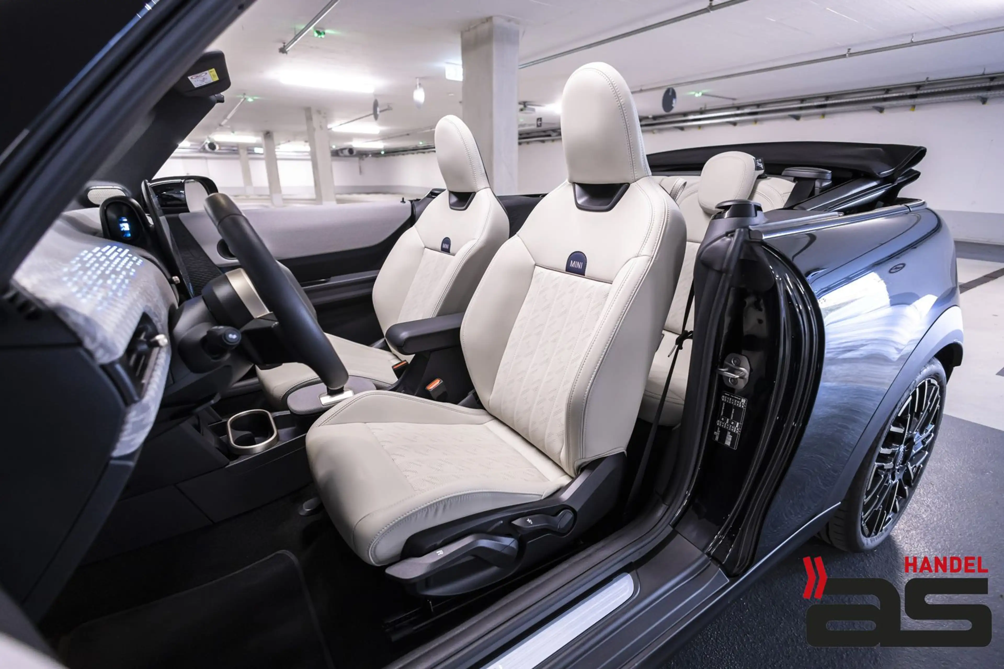 MINI Cooper S Cabrio FavouredTrim|PaketL|DrivingA+|18 — photo 15