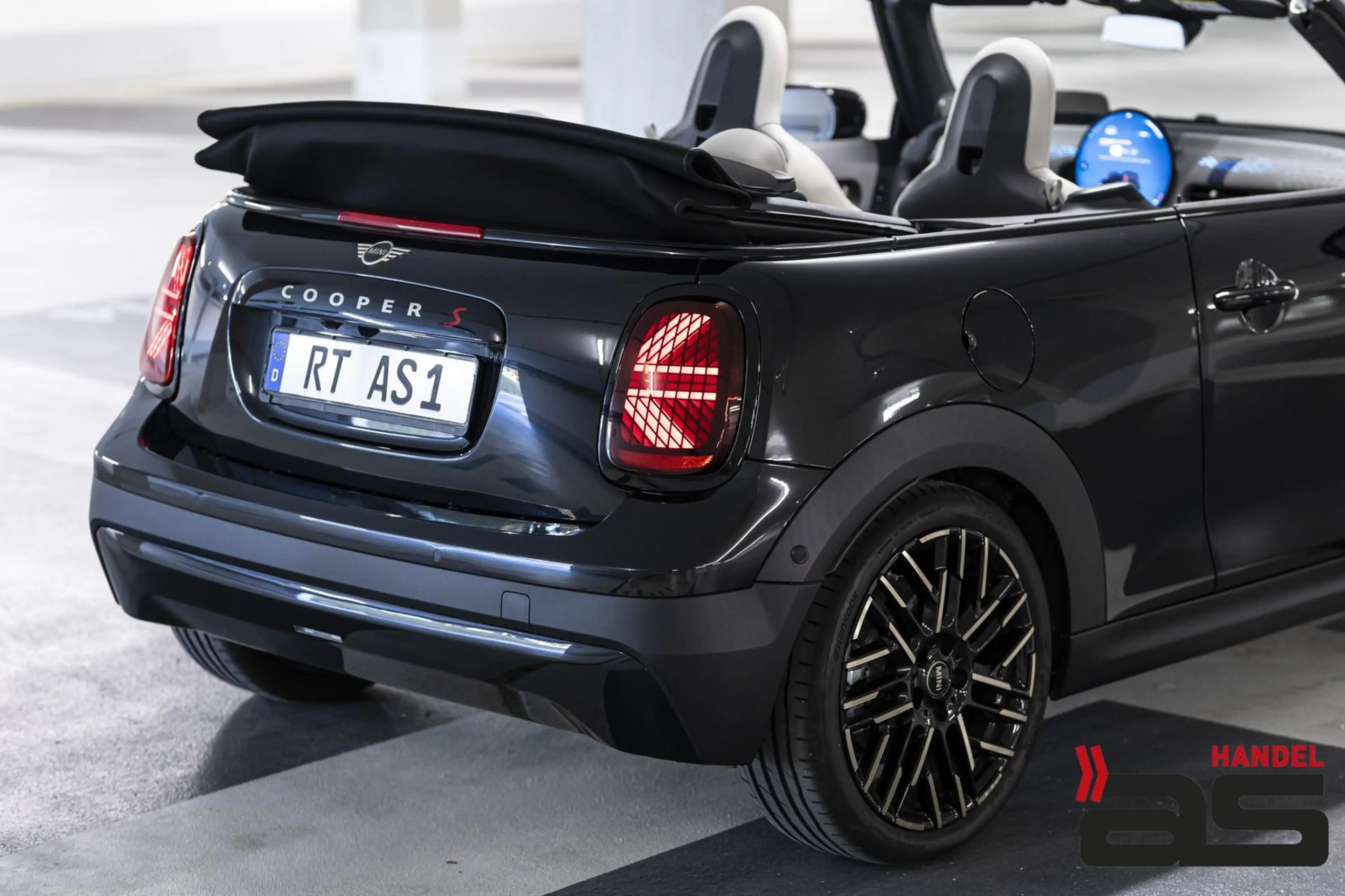 MINI Cooper S Cabrio FavouredTrim|PaketL|DrivingA+|18 — photo 14