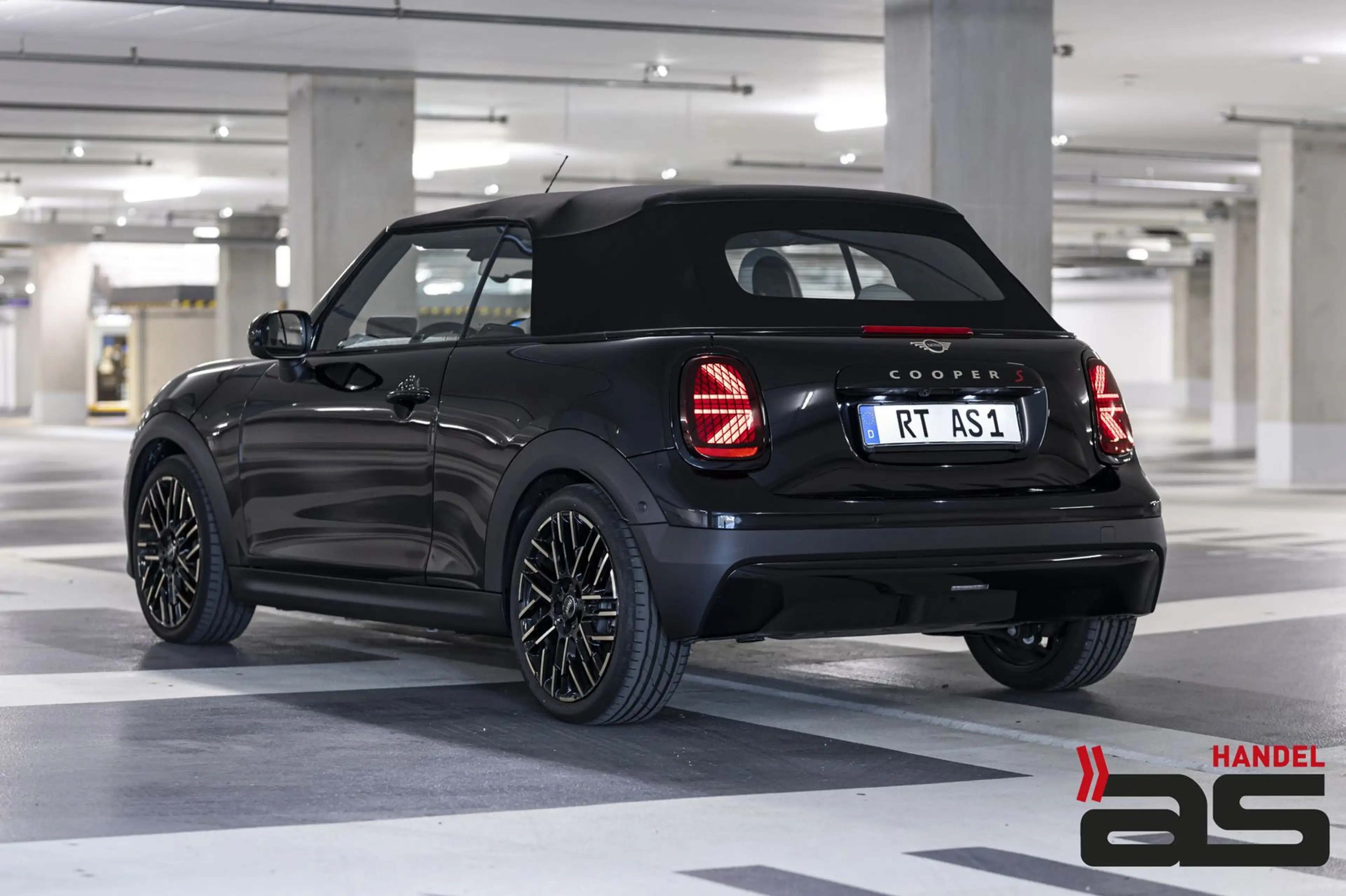 MINI Cooper S Cabrio FavouredTrim|PaketL|DrivingA+|18 — photo 5