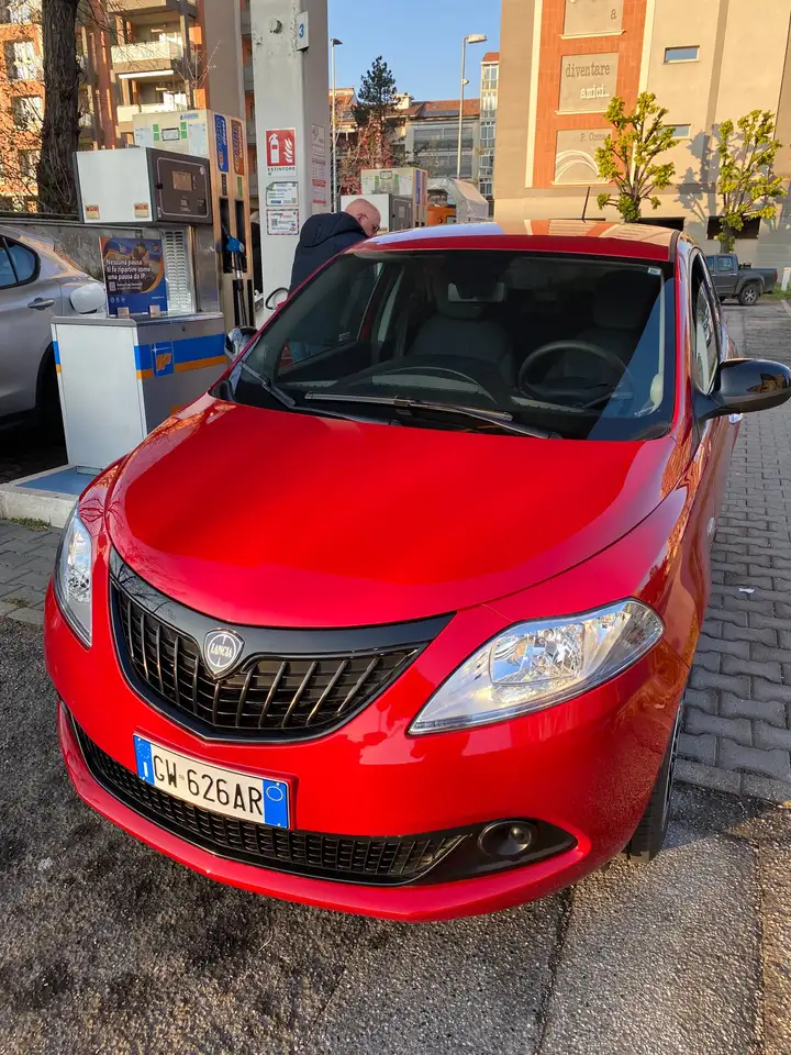 Lancia Ypsilon