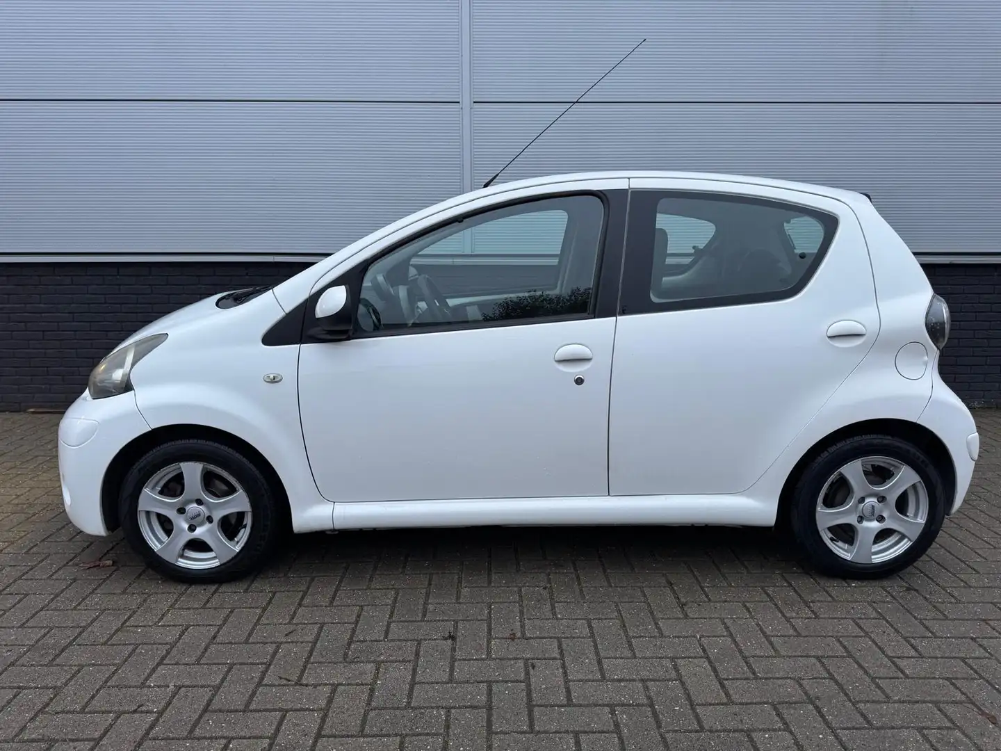 Toyota Aygo 1.0 VVT-i Aspiration Wit - 2