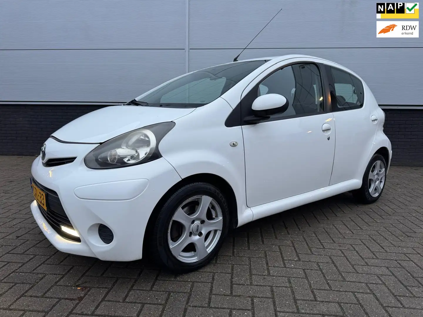 Toyota Aygo 1.0 VVT-i Aspiration Wit - 1