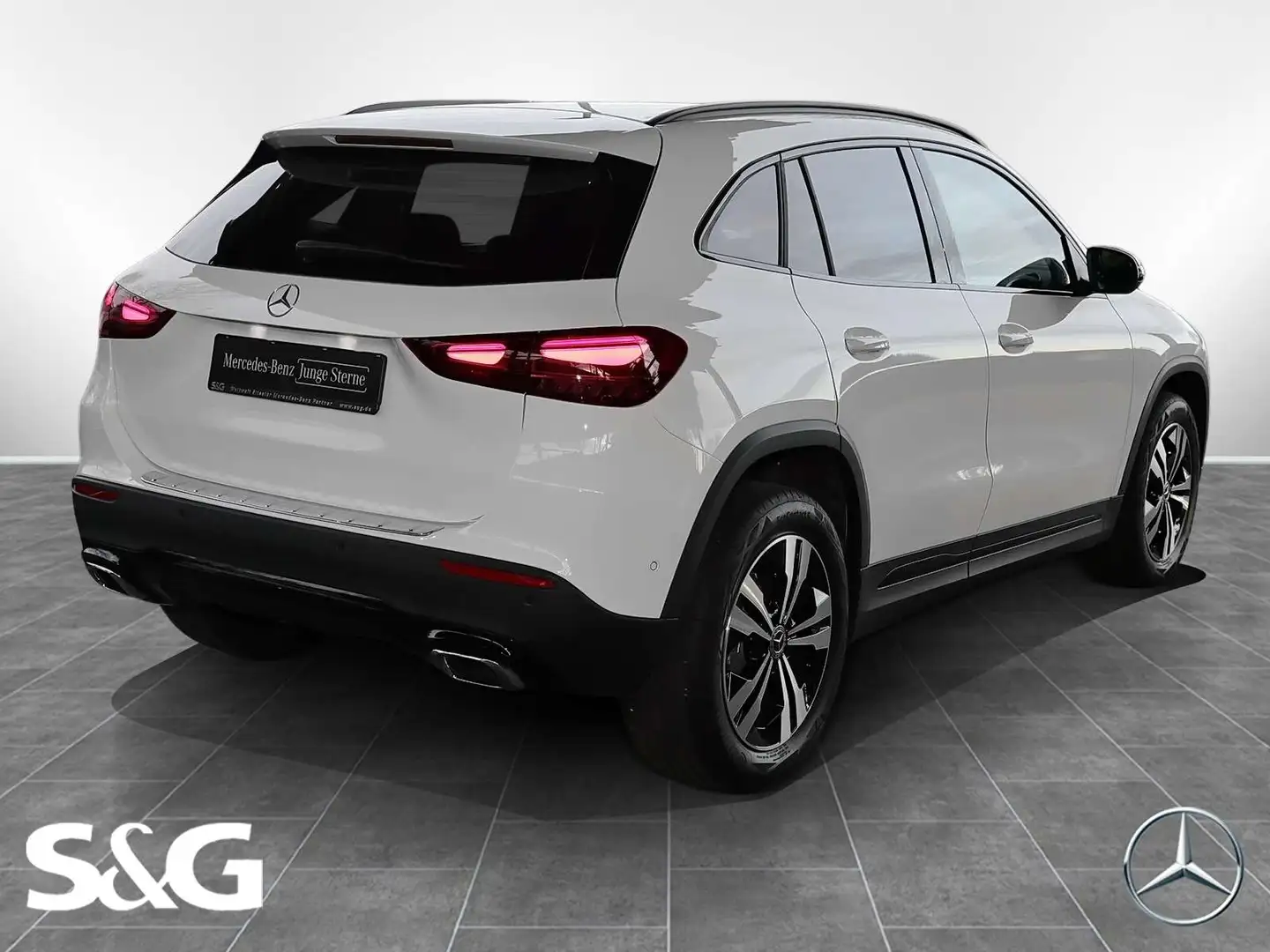 Mercedes-Benz GLA 180 NIGHT PAKET+CARPLAY+KAMERA+SPURHALTE+18" Weiß - 2