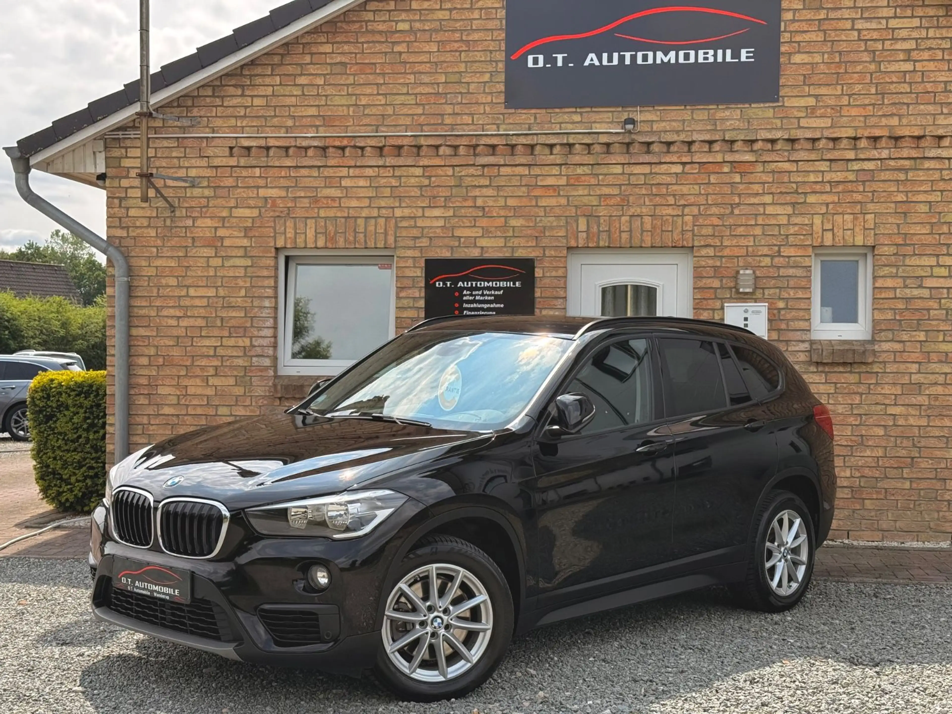 BMW X1 xDrive 20d  Advantage Sport |Navi|AHK|PDC|LED
