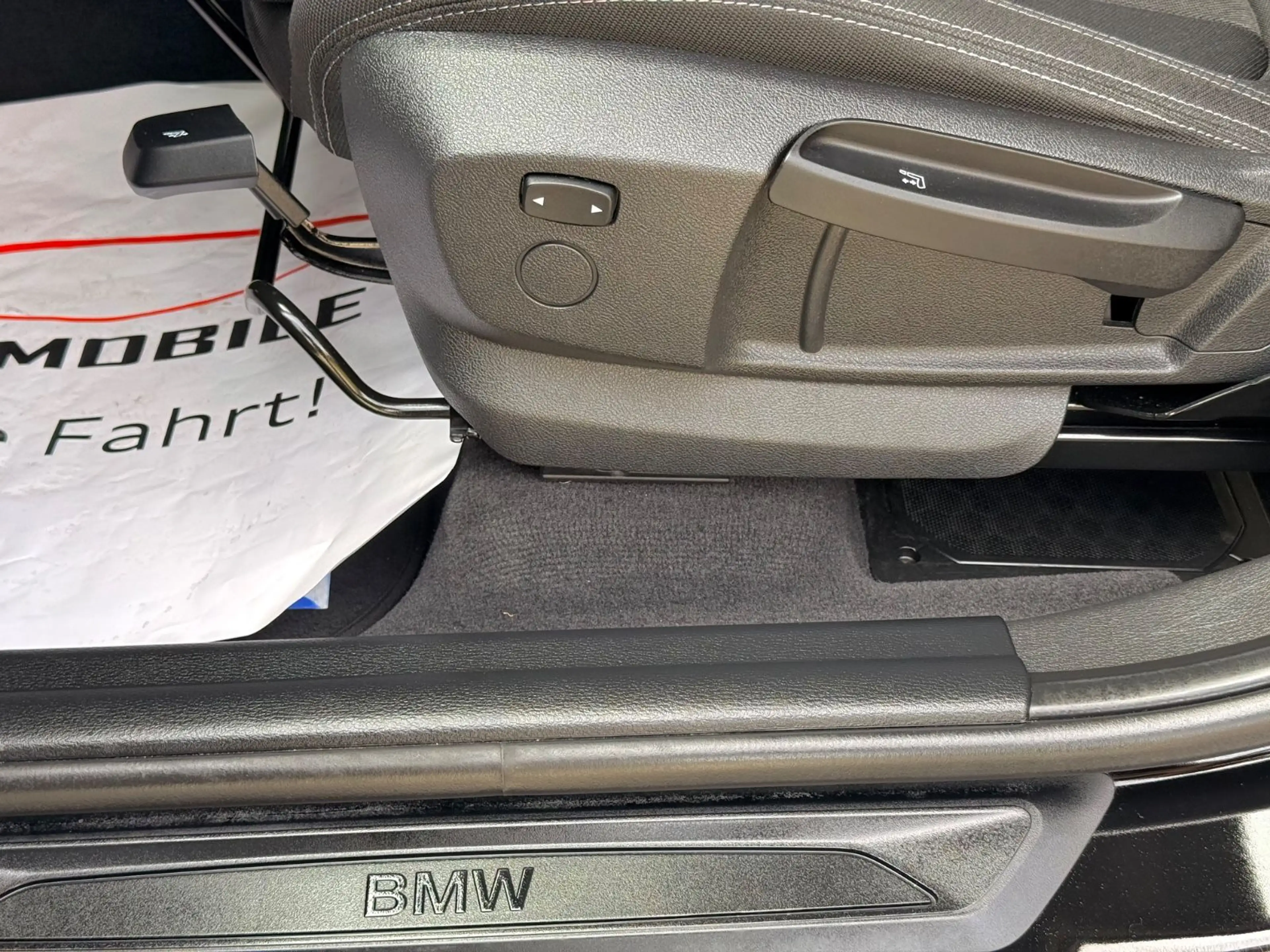 BMW X1 xDrive 20d  Advantage Sport |Navi|AHK|PDC|LED — photo 13