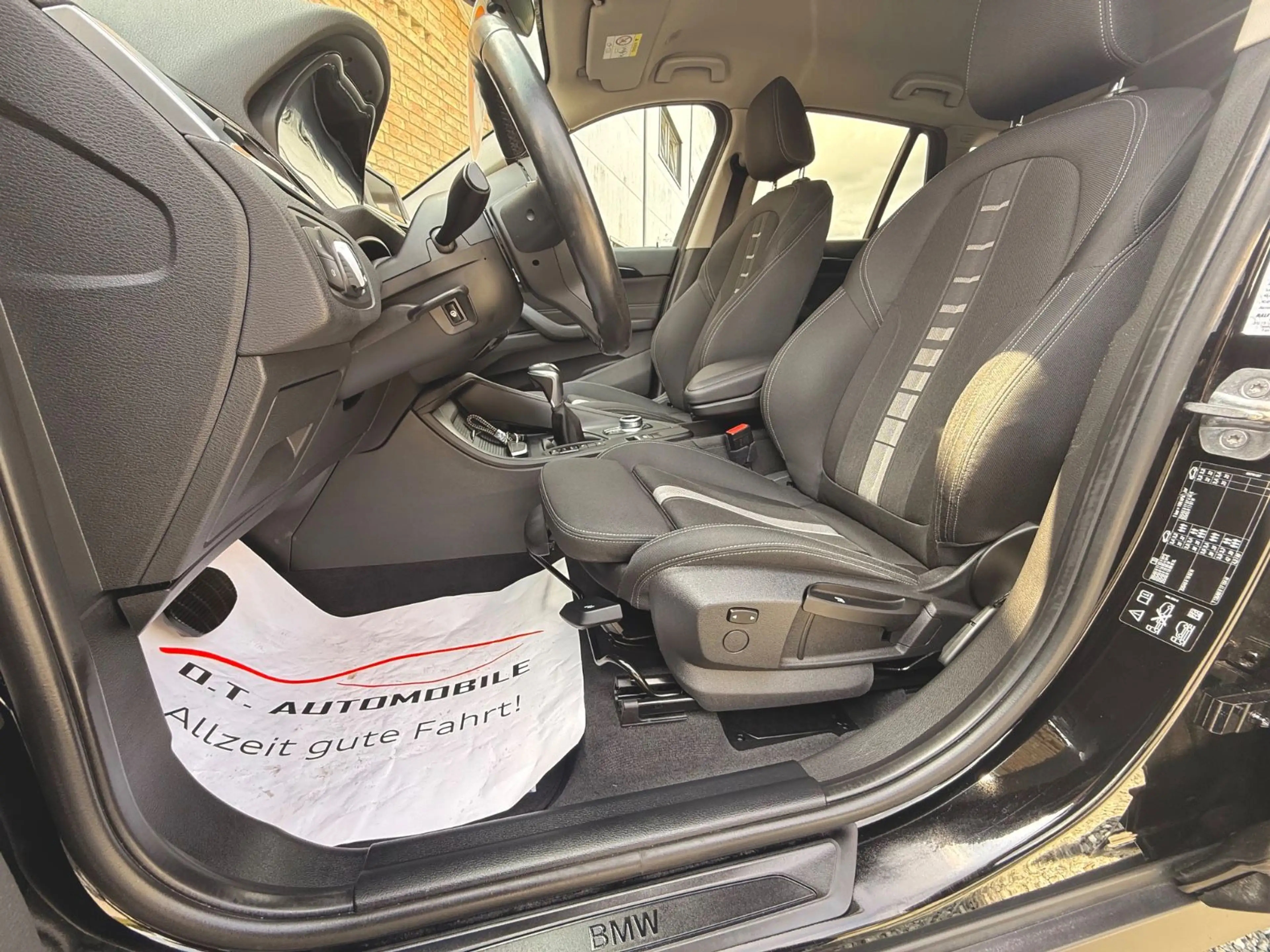BMW X1 xDrive 20d  Advantage Sport |Navi|AHK|PDC|LED — photo 12