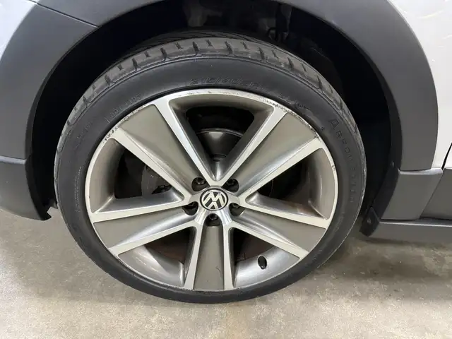 Volkswagen Polo Cross view 7