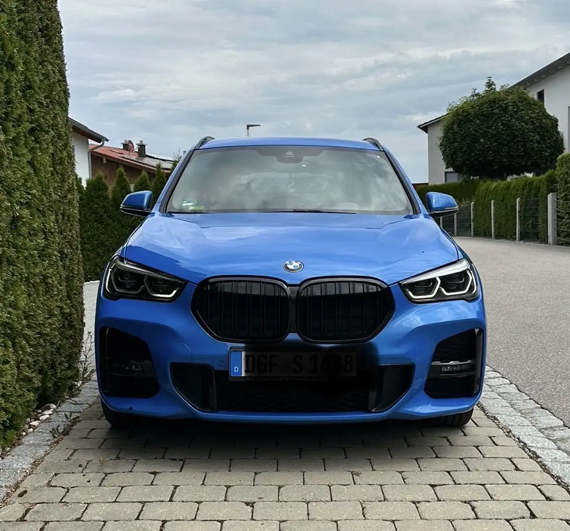 BMW X1 xDrive18d Aut. Blau - 1