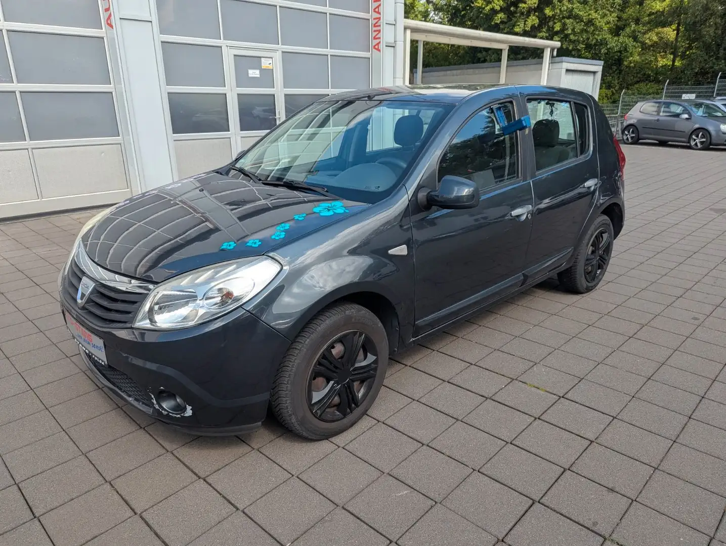 Dacia Sandero Laureate**KLIMA+ALLWETTER+RADIO/CD** Gris - 1