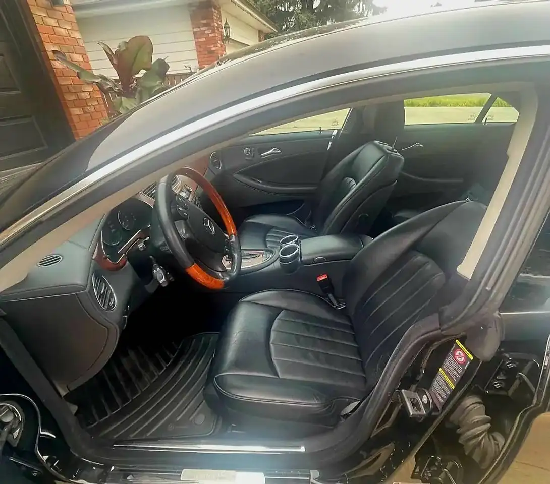 Mercedes-Benz CLS снимка Mercedes-Benz CLS