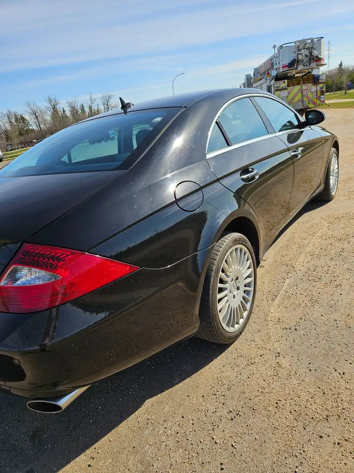 Mercedes-Benz CLS снимка Mercedes-Benz CLS